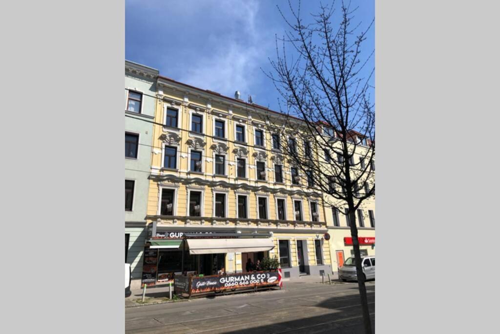 Gemuetliche Wohnung Wien Stadthalle Exterior foto